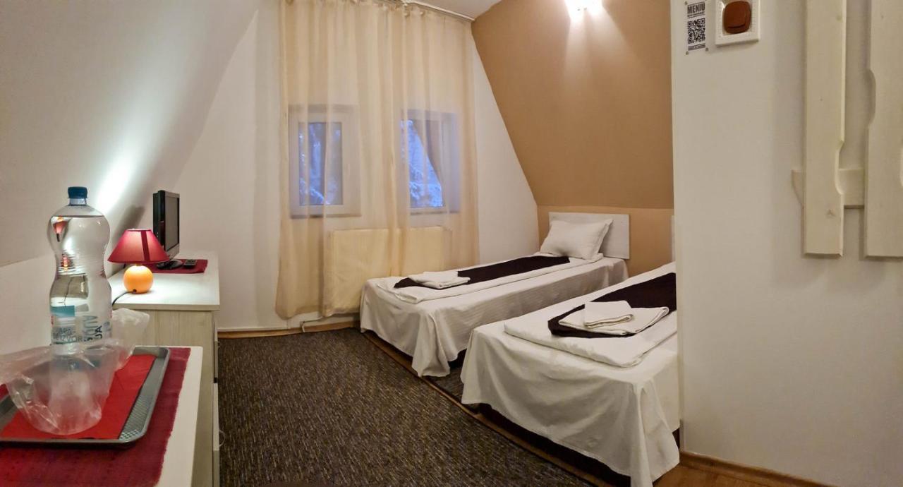 Pensiunea Happy Inn Vatra Dornei Exterior foto